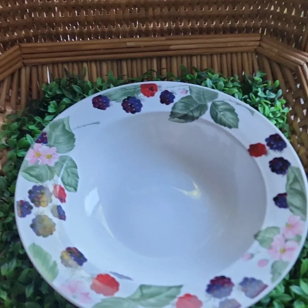 Vintage Stoneware Berry Bowl Soup/Cereal Raspberry Blackberry Cottage Core